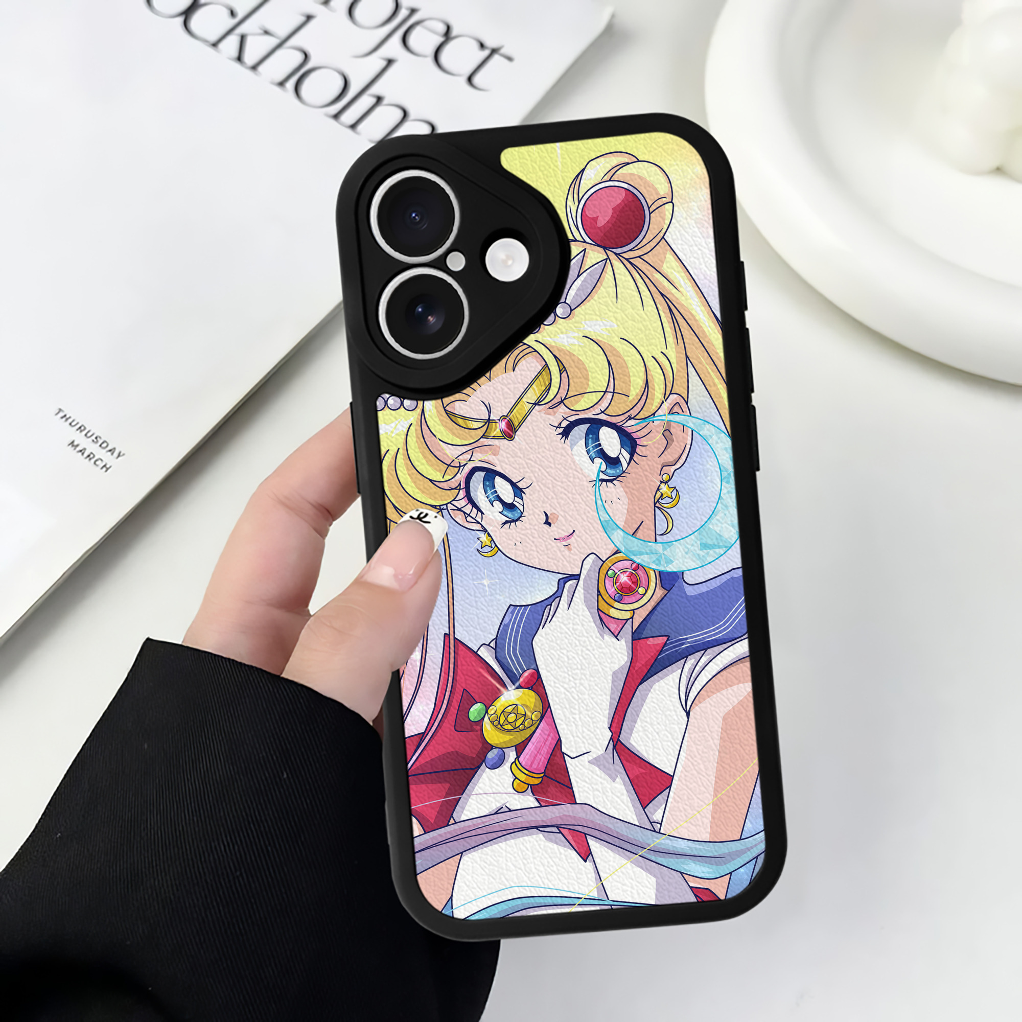 （画像用） 美少女戦士セーラームーン Sailor Moon 【iPhone 16シリーズ対応】シリコンスマホケース（レザー調） 材質：シリコン
